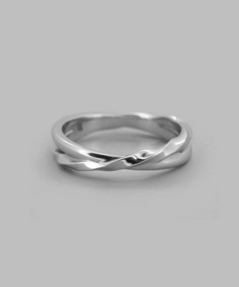 メンズシルバーアクセサリーブランドライオンハートのツイストしたシンプルなリング