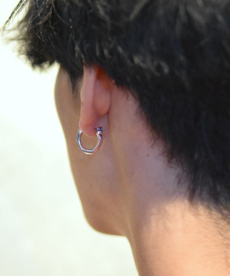 メンズシルバーアクセサリーブランドライオンハートのシンプルなフープピアス