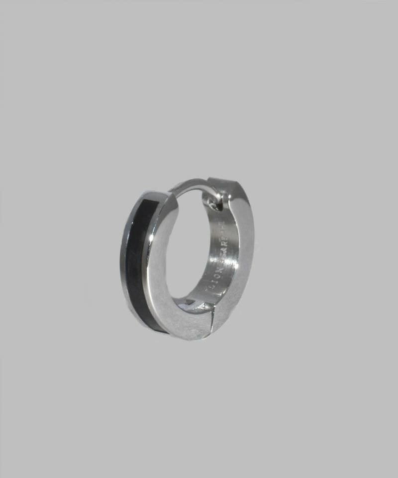 メンズシルバーアクセサリーブランドライオンハートのシンプルなラインが入ったステンレス製のフープピアス