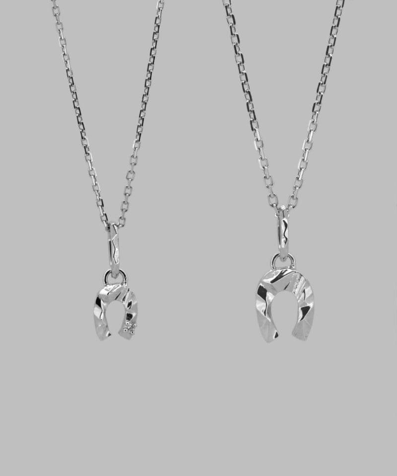 メンズシルバーアクセサリーブランドライオンハートのシンプルなホースシューモチーフのペアネックレス