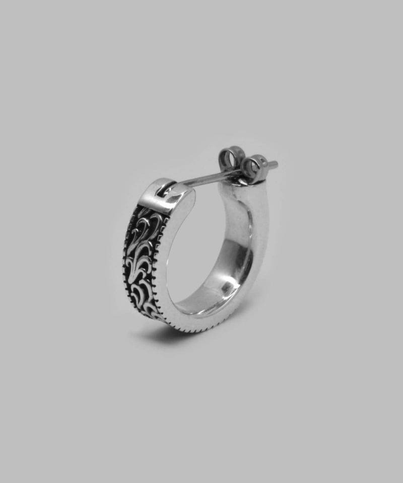メンズシルバーアクセサリーブランドライオンハートのライオンのタテガミをモチーフにしたメンズアクセサリーらしいデザインのフープピアス(リングピアス)