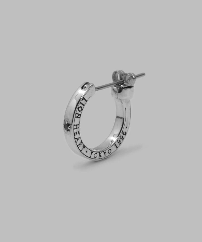 メンズシルバーアクセサリーブランドライオンハートのブラックダイヤを使用した大人っぽいシンプルなフープピアス（リングピアス）