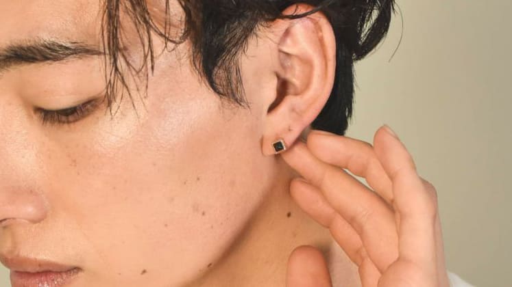 メンズアクセサリーライオンハートのシンプルでお洒落なゴールド素材のスタッズ(スタッド)ピアス