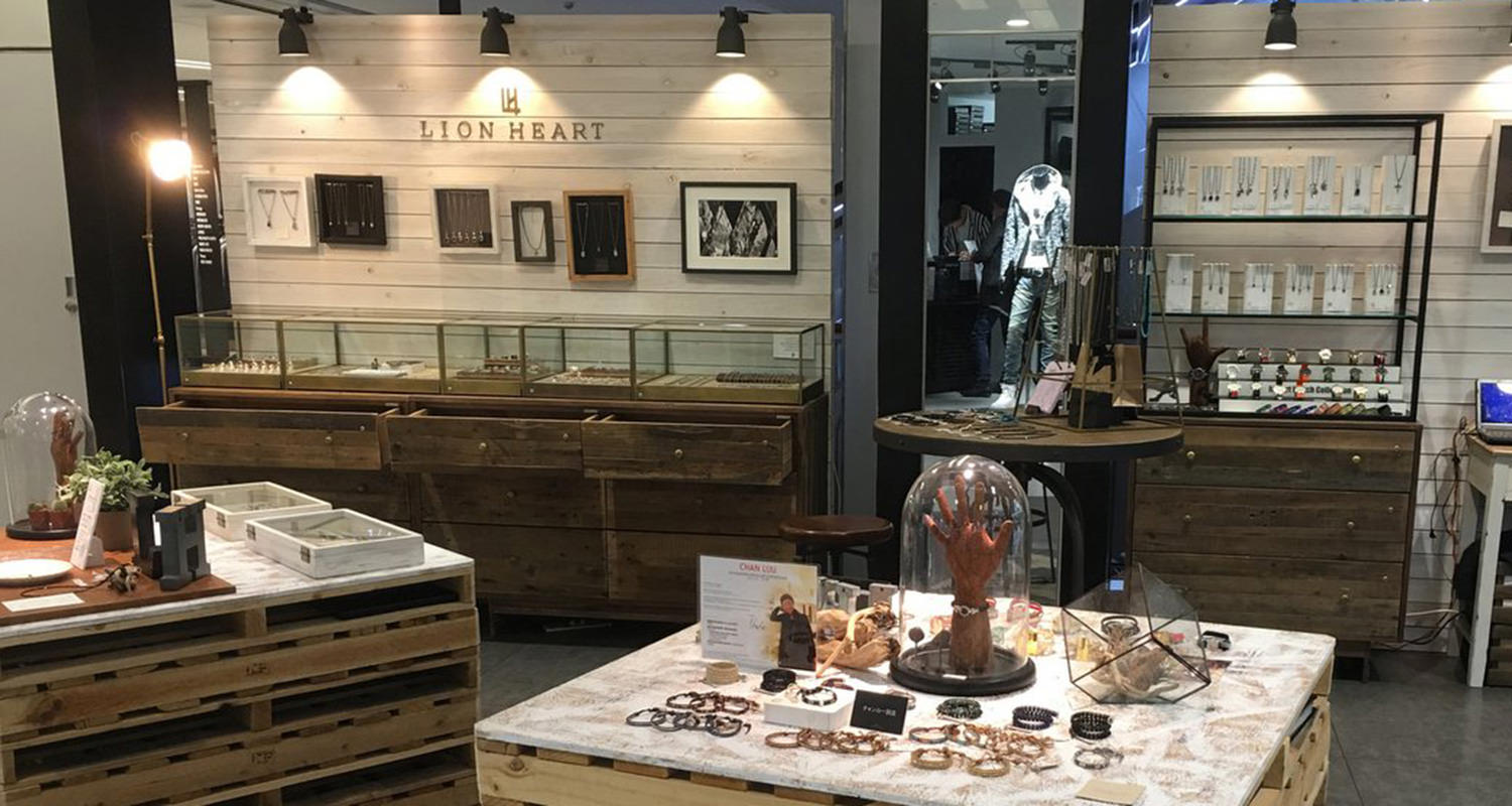 メンズシルバーアクセサリーブランドライオンハートの直営店舗阪急メンズ大阪店