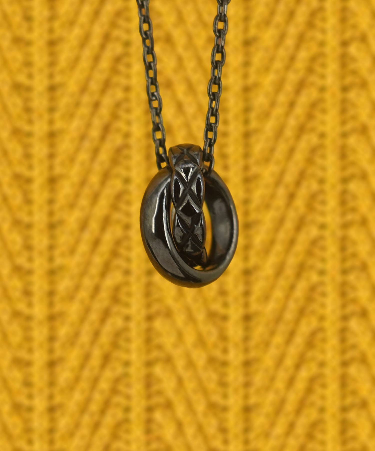The Rich W ring necklace(black)