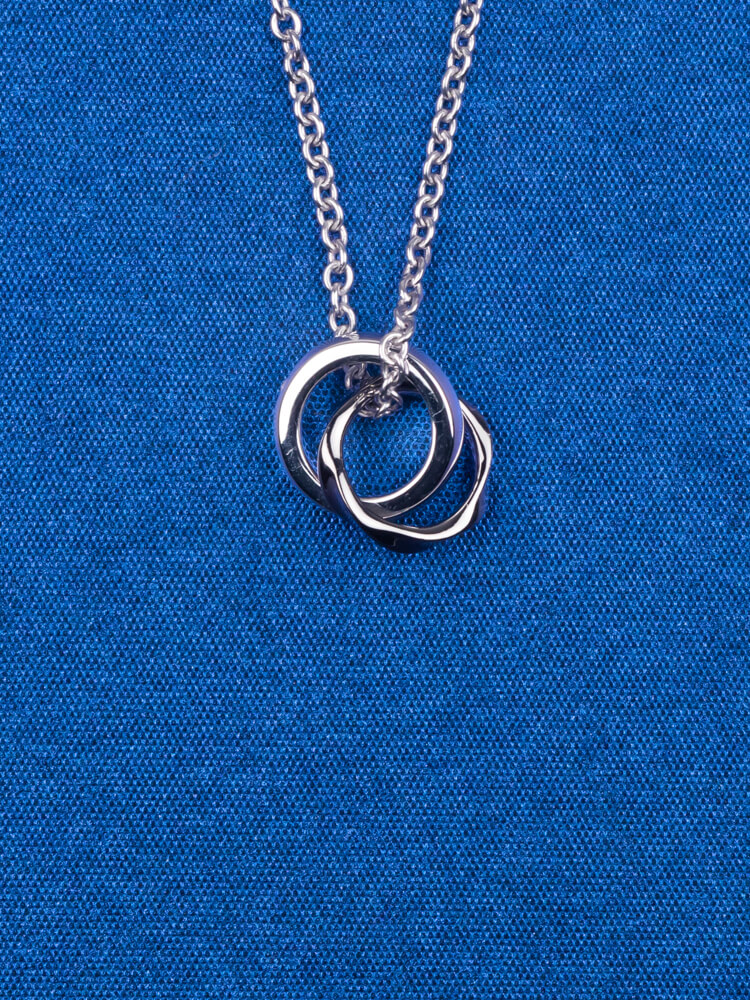 Wave W Ring Necklace