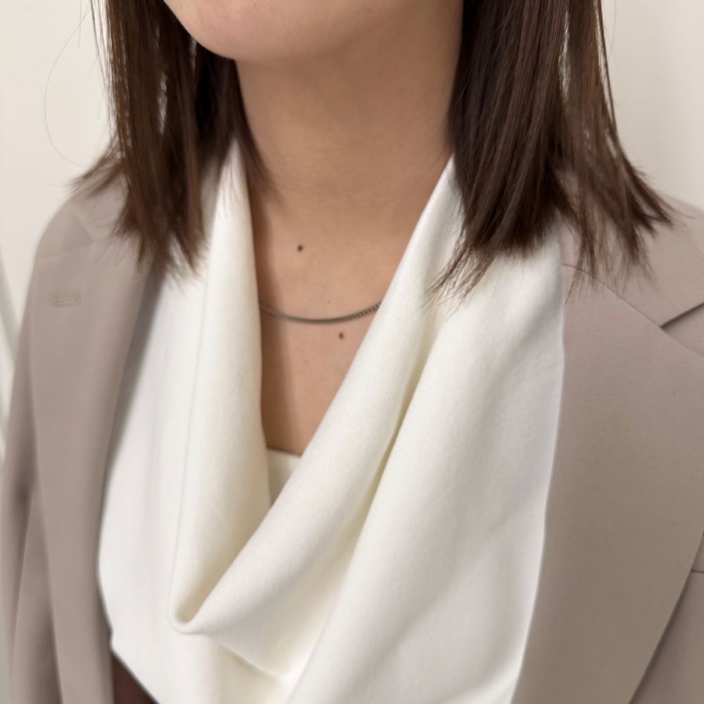 シルバーネックレス着用画像｜メンズアクセサリーブランドLION HEART（ライオンハート）のレディーススタッフコーディネート。