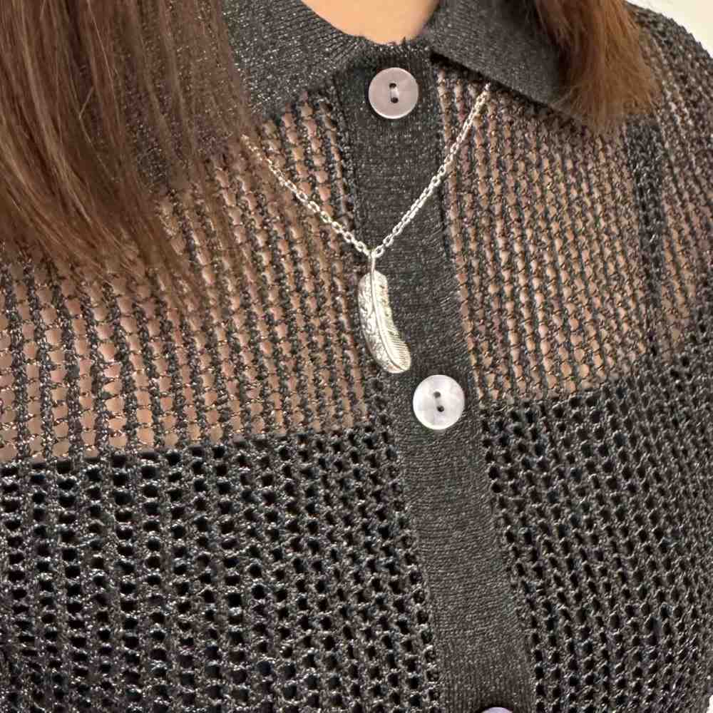 シルバーネックレス着用画像｜メンズアクセサリーブランドLION HEART（ライオンハート）のレディーススタッフコーディネート。