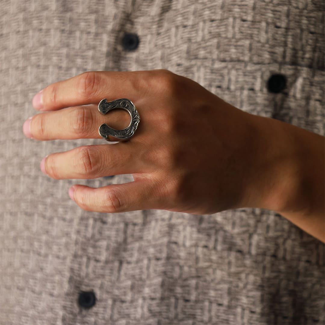 シルバーリング用画像｜メンズアクセサリーブランドLION HEART（ライオンハート）のメンズスタッフコーディネート。