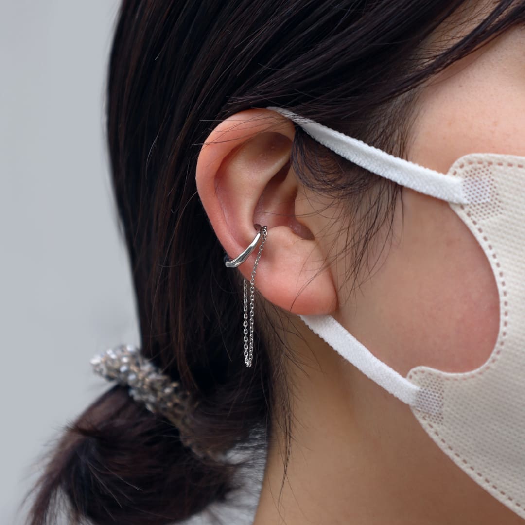 LHMEのイヤーカフ｜LHME(エルエイチエムイー)のアクセサリーを使ったコーディネート　金属アレルギー対応　サージカルステンレス